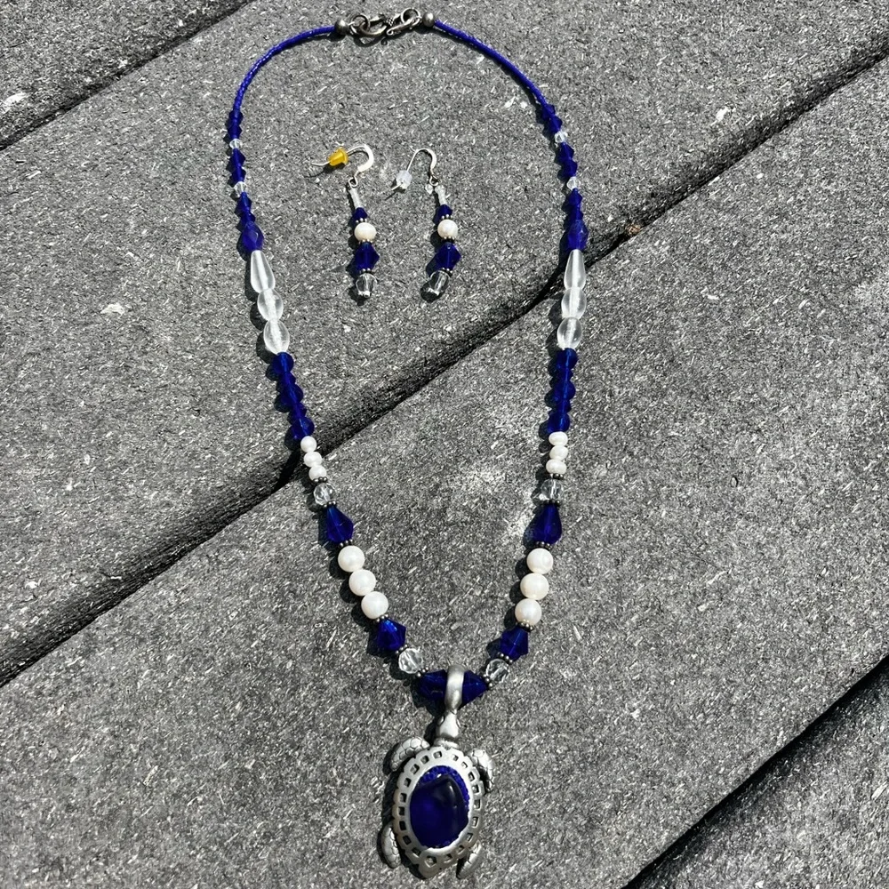 CLEARANCE Blue and White Beaded Turtle Necklace and Earrings - Picture 1 of 10